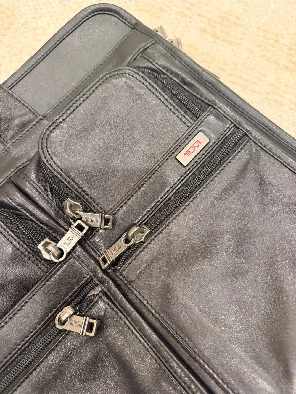 TUMI Leather Bag 96060D4 Black